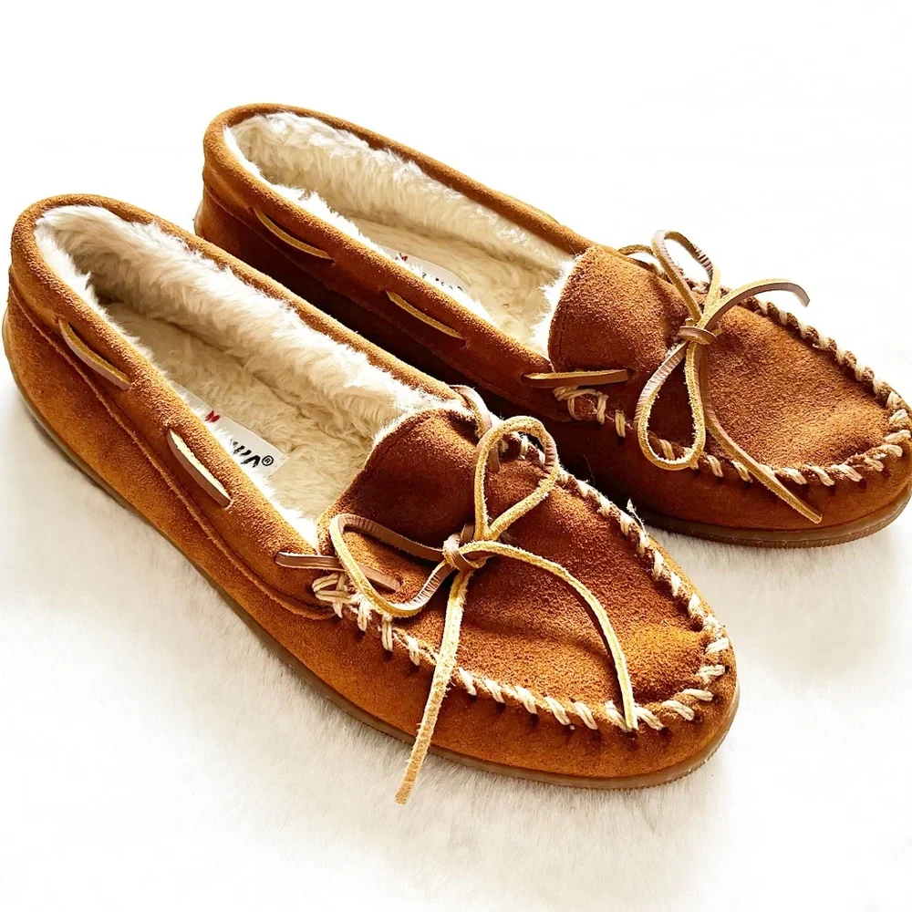 MINNETONKA FAUX FUR LINED MOCCASIN SIZE 10 COZY COMFY STYLISH